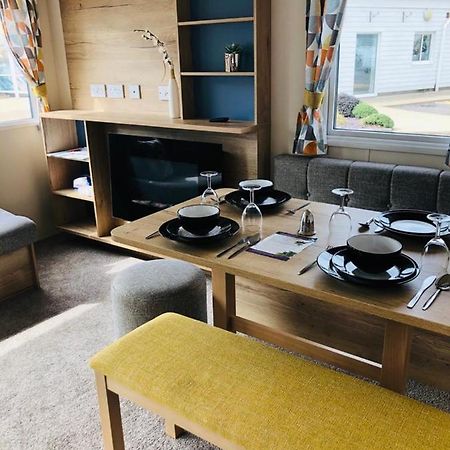 Appartement Chalet, Balcony, Bbq, Sleeps 6, à Lytchett Minster Extérieur photo