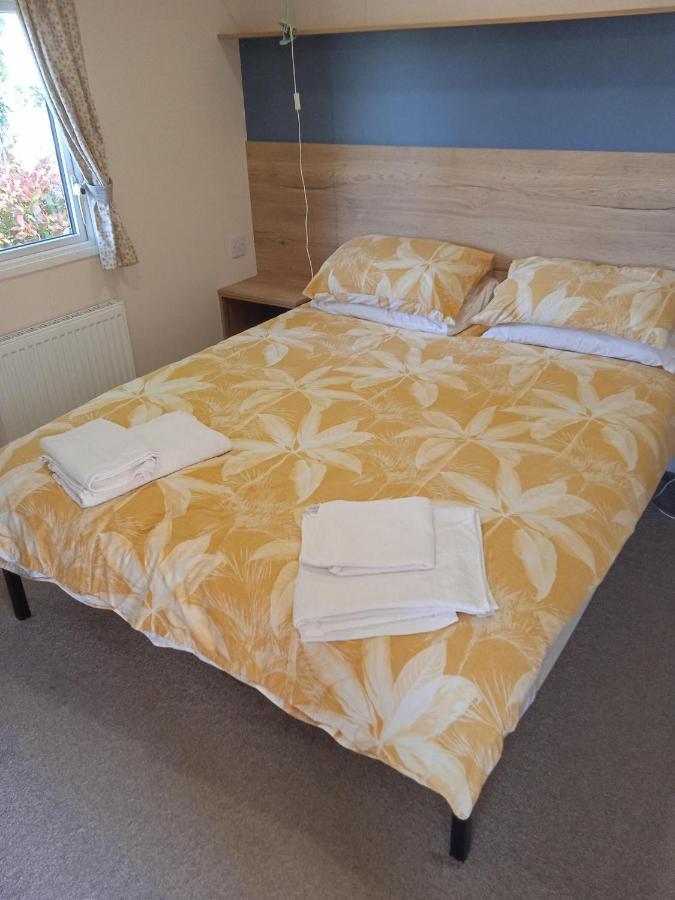 Appartement Chalet, Balcony, Bbq, Sleeps 6, à Lytchett Minster Extérieur photo